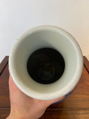 A Chinese blue and white 'hu' vase with elephant head handles, Qianlong mark, Republic — 照片 5