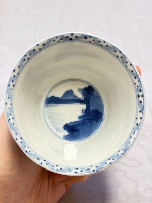 A Chinese blue and white 'Hunting Scene' tea bowl and saucer — photo 5