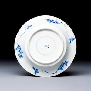 A Chinese blue and white 'Hunting Scene' tea bowl and saucer — photo 3