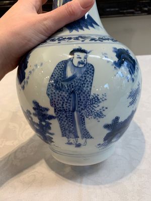 A Chinese blue and white 'immortals' bottle vase, Transitional period — photo 9