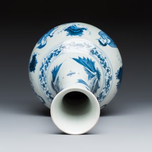 A Chinese blue and white 'Immortals' bottle vase — foto 6