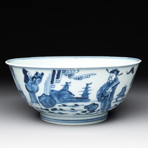 A Chinese blue and white 'immortals' bowl, Yongzheng/Qianlong — photo 1