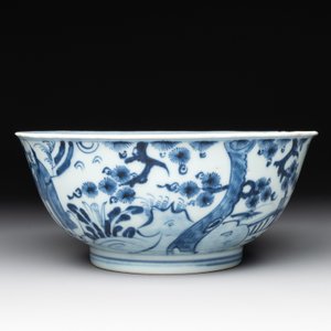 A Chinese blue and white 'immortals' bowl, Yongzheng/Qianlong — photo 4