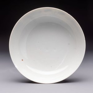 A Chinese blue and white imperial 'Bleu de Hue' saucer for the Vietnamese market, Thiệu Trị  紹治年製 mark and of the period — photo 2