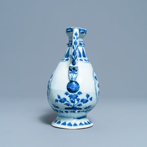 A Chinese blue and white Islamic market 'aftaba' ewer, Kangxi — photo 3