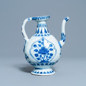 A Chinese blue and white Islamic market 'aftaba' ewer, Kangxi — photo 4