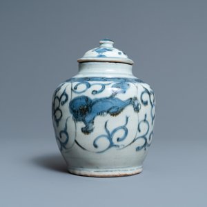 A Chinese blue and white jar and cover, Wanli — 照片 2