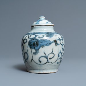A Chinese blue and white jar and cover, Wanli — 照片 4