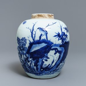 A Chinese blue and white jar with birds among blossoms, Transitional period — photo 2