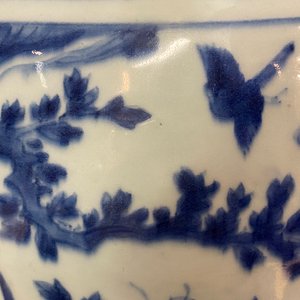 A Chinese blue and white jar with birds in a landscape, Wanli — 照片 11
