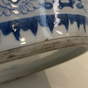 A Chinese blue and white jar with figurative medallions, Kangxi — photo 8