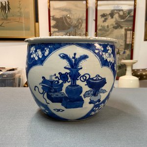 A Chinese blue and white jardinière, Kangxi — photo 19