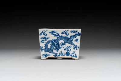 A Chinese blue and white jardiniere with dragons, Guangxu