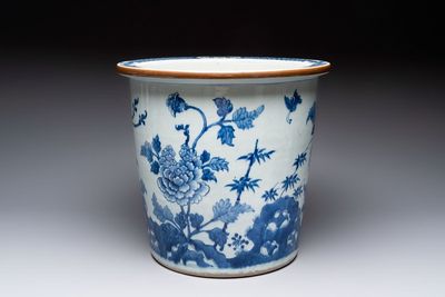A Chinese blue and white jardinière with floral design, Qianlong
