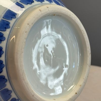 A Chinese blue and white 'Jia Guan Jin Jue 加官進爵' double-gourd vase — photo 15