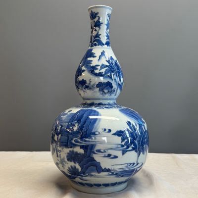 A Chinese blue and white 'Jia Guan Jin Jue 加官進爵' double-gourd vase — photo 3