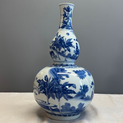 A Chinese blue and white 'Jia Guan Jin Jue 加官進爵' double-gourd vase — photo 4