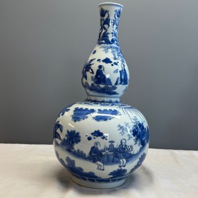 A Chinese blue and white 'Jia Guan Jin Jue 加官進爵' double-gourd vase — photo 5