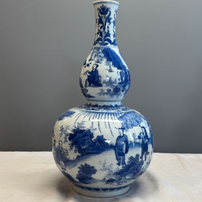A Chinese blue and white 'Jia Guan Jin Jue 加官進爵' double-gourd vase — photo 6