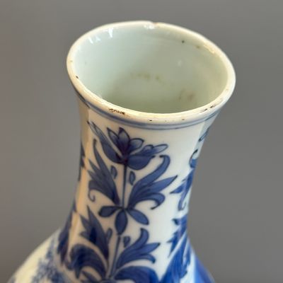 A Chinese blue and white 'Jia Guan Jin Jue 加官進爵' double-gourd vase — photo 7