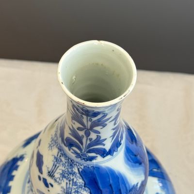 A Chinese blue and white 'Jia Guan Jin Jue 加官進爵' double-gourd vase — photo 9