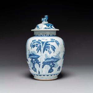 A Chinese blue and white 'Jia Guan Jin Jue 加官晉爵' vase and cover, Transitional period — photo 3