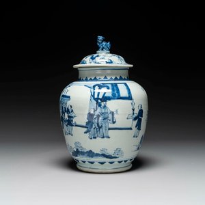 A Chinese blue and white 'Jia Guan Jin Jue 加官晉爵' vase and cover, Transitional period — foto 1