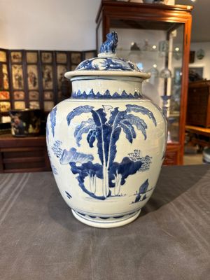 A Chinese blue and white 'Jia Guan Jin Jue 加官晉爵' vase and cover, Transitional period — 照片 3