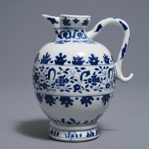 A Chinese blue and white jug after a Southern European example, Kangxi — photo 1