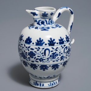 A Chinese blue and white jug after a Southern European example, Kangxi — photo 7
