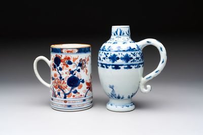 A Chinese blue and white jug and an Imari-style tankard, Transitional period/Kangxi