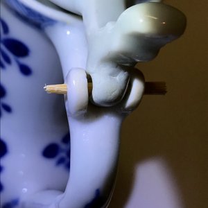 A Chinese blue and white jug and cover after a pewter example, Kangxi — 照片 15