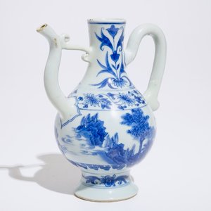 A Chinese blue and white jug, Transitional period — 照片 1