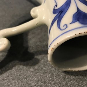 A Chinese blue and white jug, Transitional period — 照片 8