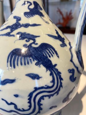 A Chinese blue and white jug with cranes among clouds, Chang Ming Fu Gui 長命富貴 mark, Ming — 照片 7