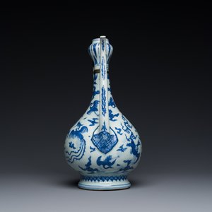 A Chinese blue and white jug with cranes among clouds, Chang Ming Fu Gui 長命富貴 mark, Ming — 照片 5