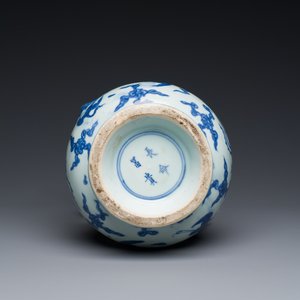 A Chinese blue and white jug with cranes among clouds, Chang Ming Fu Gui 長命富貴 mark, Ming — 照片 7