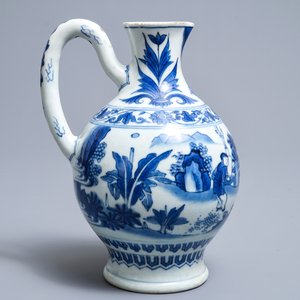 A Chinese blue and white jug with figures in a landscape, Transitional period — 照片 4