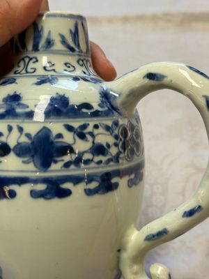 A Chinese blue and white 'Floral' jug, Transitional period — foto 6