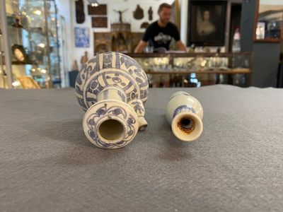 A Chinese blue and white kendi and a small vase, Hatcher Cargo, Transitional period — 照片 4