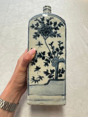 A Chinese blue and white kendi and a square flask, Wanli — photo 1