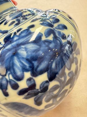 A Chinese blue and white kendi and a square flask, Wanli — photo 19