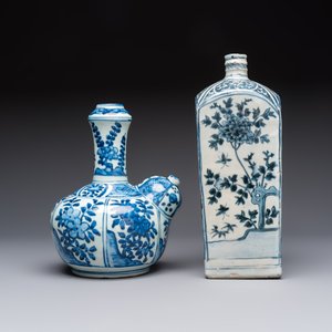 A Chinese blue and white kendi and a square flask, Wanli — photo 4