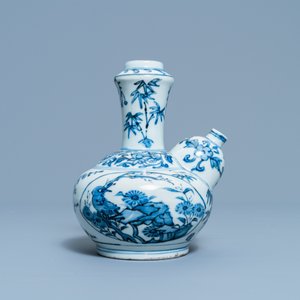 A Chinese blue and white kendi, Wanli — 照片 4