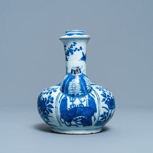 A Chinese blue and white kendi, Wanli — 照片 3