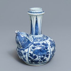 A Chinese blue and white kendi, Wanli — photo 1