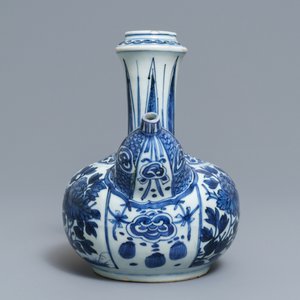 A Chinese blue and white kendi, Wanli — photo 3