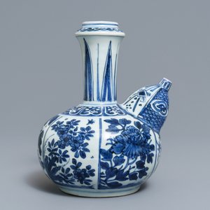 A Chinese blue and white kendi, Wanli — photo 4