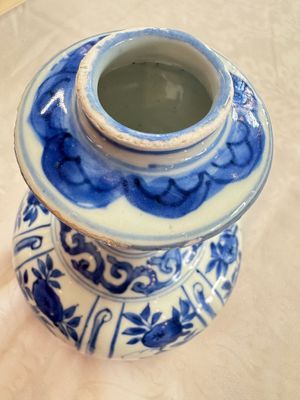A Chinese blue and white kendi with floral design, Wanli — photo 12