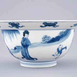 A Chinese blue and white klapmuts bowl and a pair of small plates, Kangxi — 照片 4
